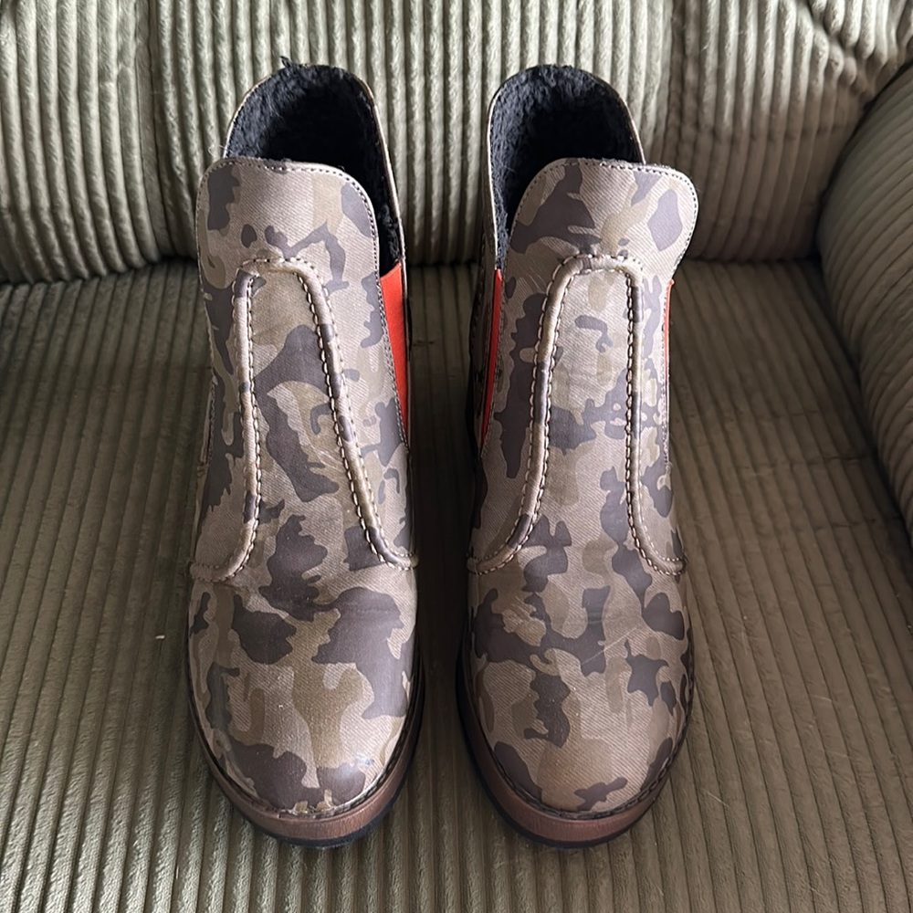 Camo Mukluks Boots